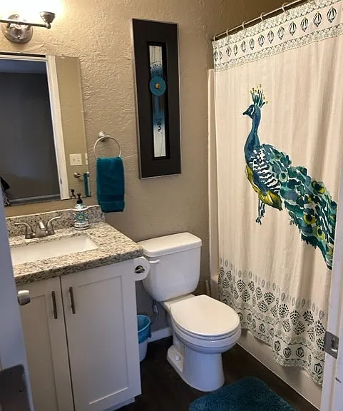 Master bathroom with tub/shower