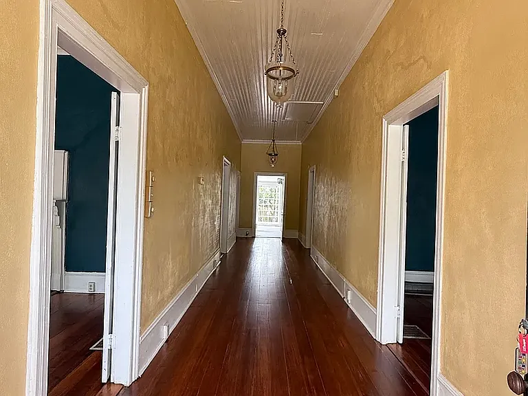 120 W Franklin St — Photo 6