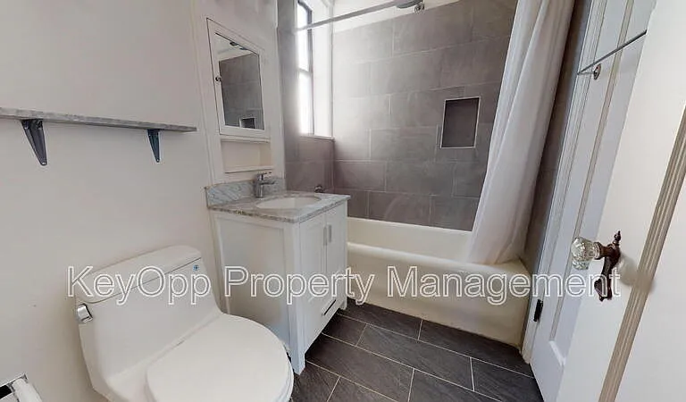 895 31st Ave #7 — Photo 17