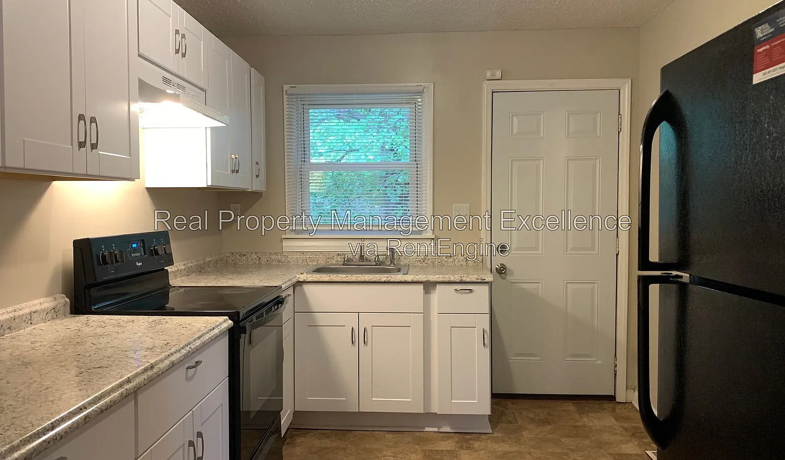3 bed, 1.0 bath, 996 sqft, $1,495 — Photo 4