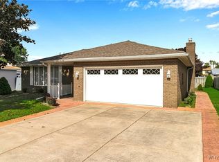 149 Heritage Farm Rd, Buffalo, NY 14218