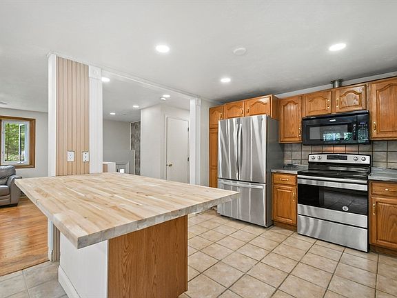 4th image of 175 Armsby Rd