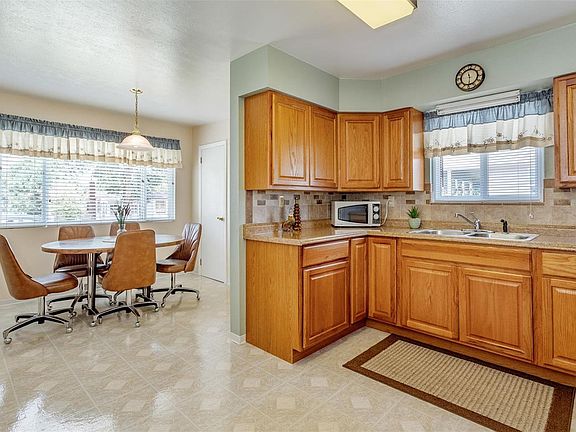 4th image of 2766 W Water Ave