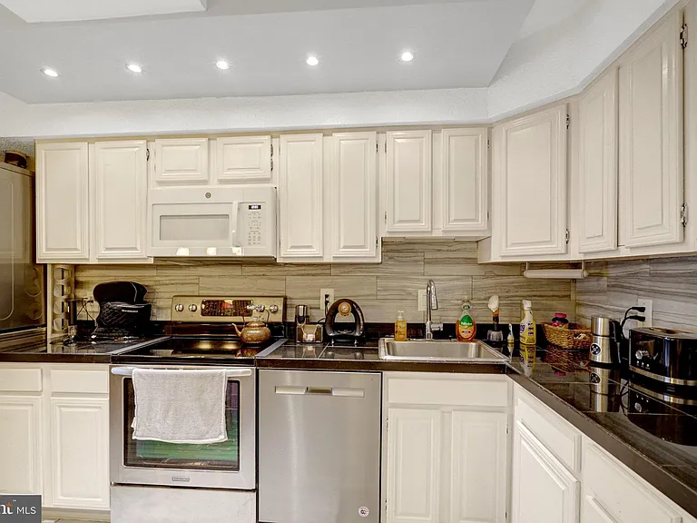 3709 S George Mason Dr #415-E — Photo 11
