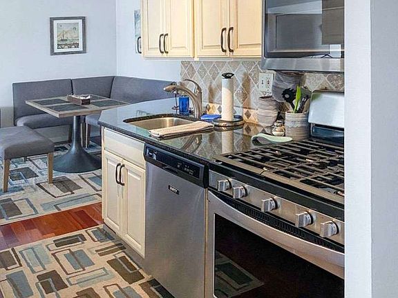 3rd image of 40 N Tower Rd APT 7L