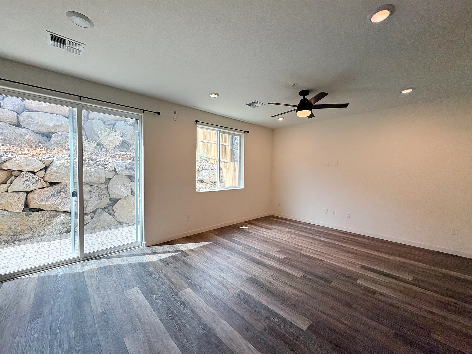 3 bed, 2.5 bath, 1748 sqft, $2,450 — Photo 4