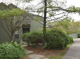 7782 Harbour Isle, Indianapolis, IN 46240