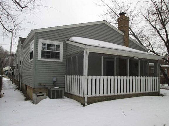 5th image of 23210 Clifford Dr