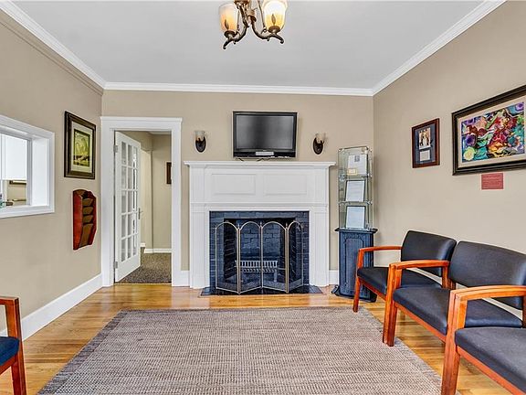 5th image of 521 Park Ave