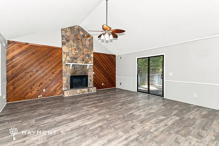 3 bed, 2.0 bath, 1391 sqft, $1,725 — Photo 3