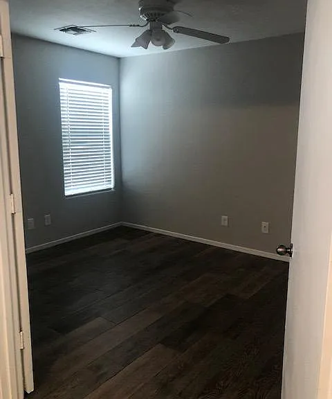 960 E Mountain View Rd — Photo 18