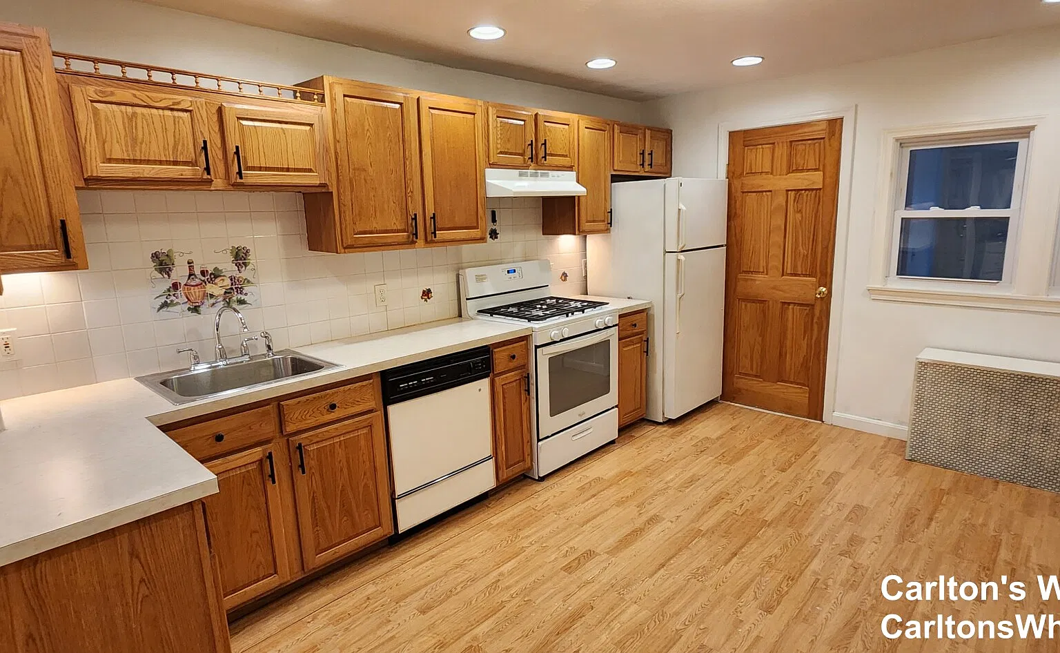 2 bed, 1.0 bath, 950 sqft, $2,650 — Photo 2