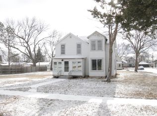 903 E 2nd St, Canton, SD 57013