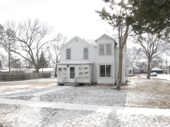 903 E 2nd St, Canton, SD 57013