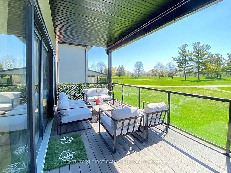 53 Edwin Dr — Photo 3