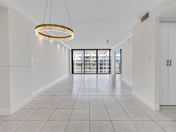 3rd image of 1450 Brickell Bay Dr APT 804
