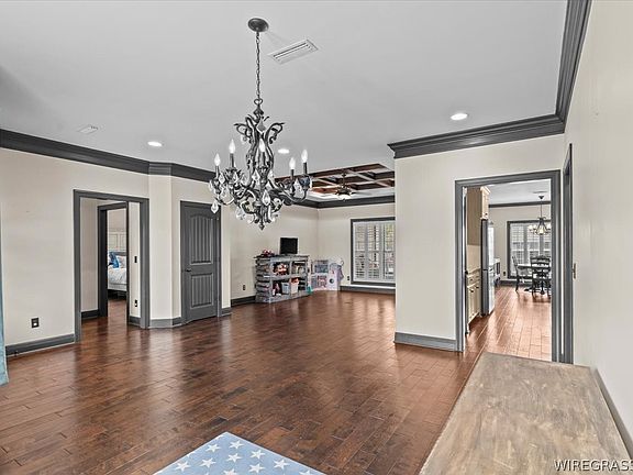5th image of 2114 Helms Rd