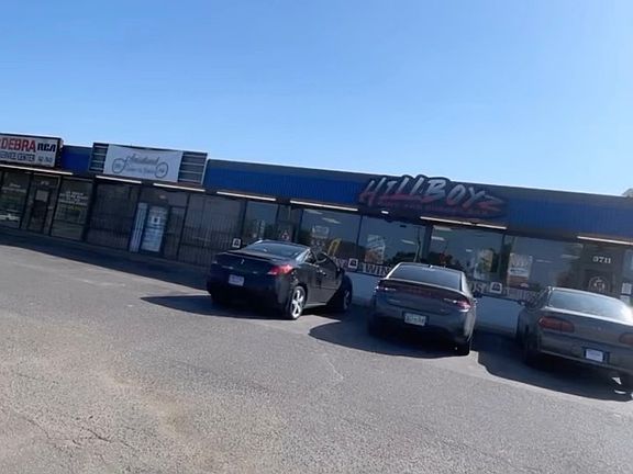 5th image of 3719 Lamar Ave