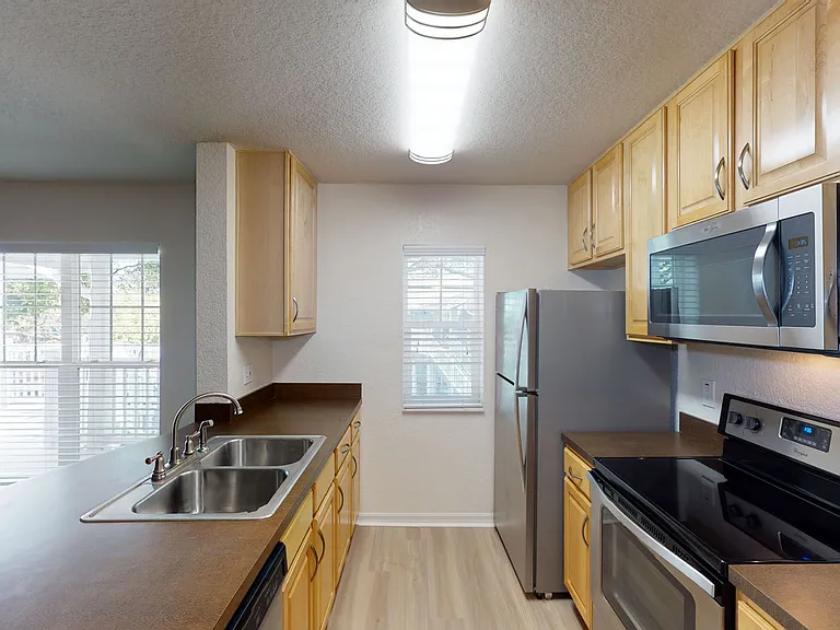 The Breyley Apartments — Photo 32