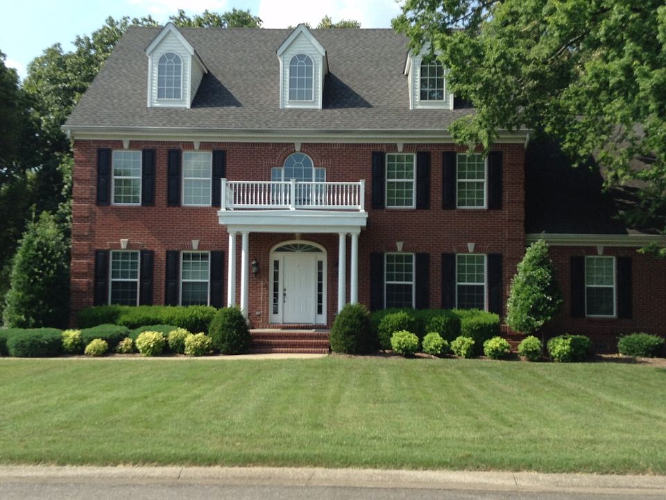 1st image of 2100 Glenwood Dr
