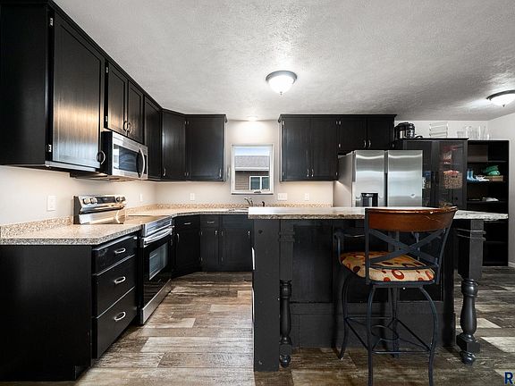 5th image of 3401 E 13th St
