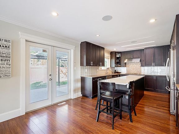 4th image of 3933 Toronto St