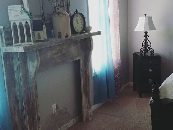 4th image of 225 Brittany Ct