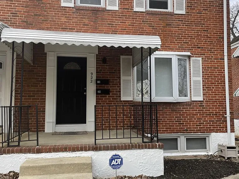 922 Dartmouth Rd — Photo 2