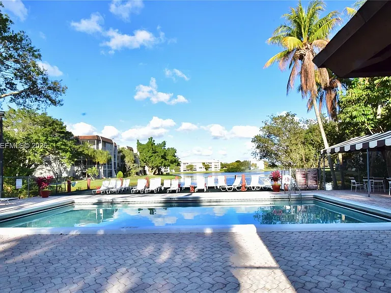 9311 Orange Grove Dr #411 — Photo 10