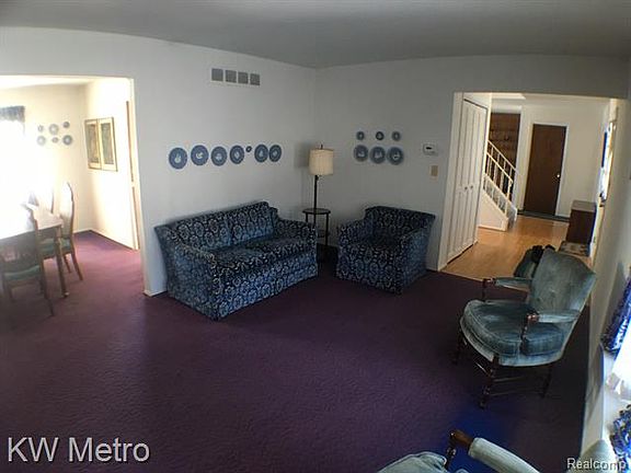 3rd image of 32659 Olde Franklin Dr