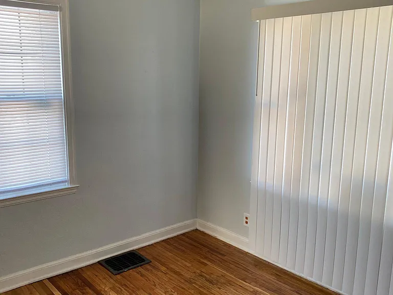 1504 E Whittier St — Photo 9