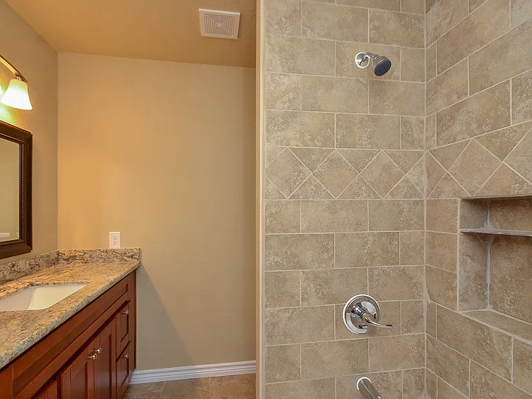 15337 Falmouth Ave — Photo 22