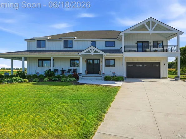 31100 S River Rd, Harrison Township, MI 48045
