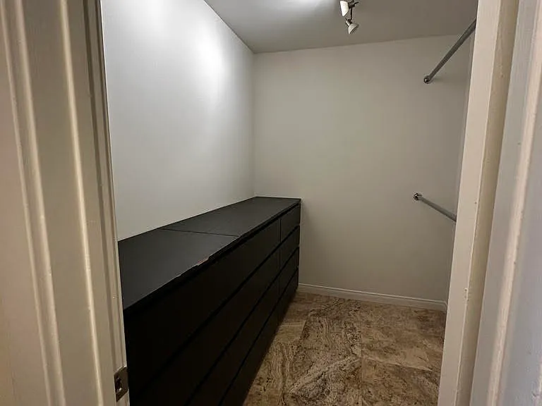 11951 Mayfield Ave — Photo 11