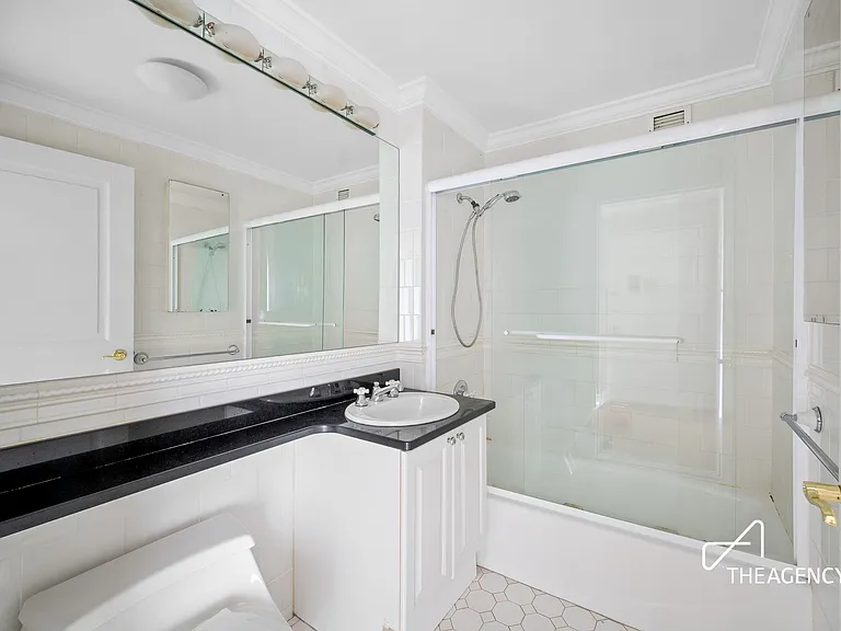 400 E 90th St #10F — Photo 8