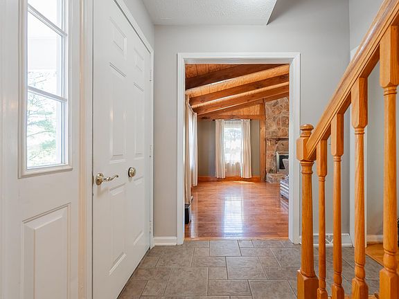 5th image of 6623 Aaron Ln