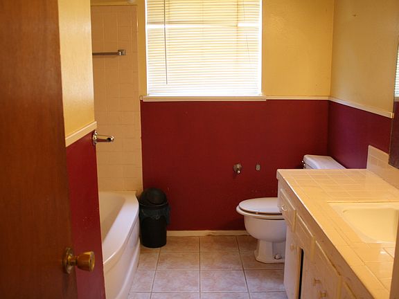 5th image of 2928 Woodland Cir