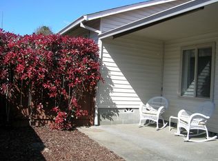 587 NW Buddy Ln APT B, Grants Pass, OR 97526