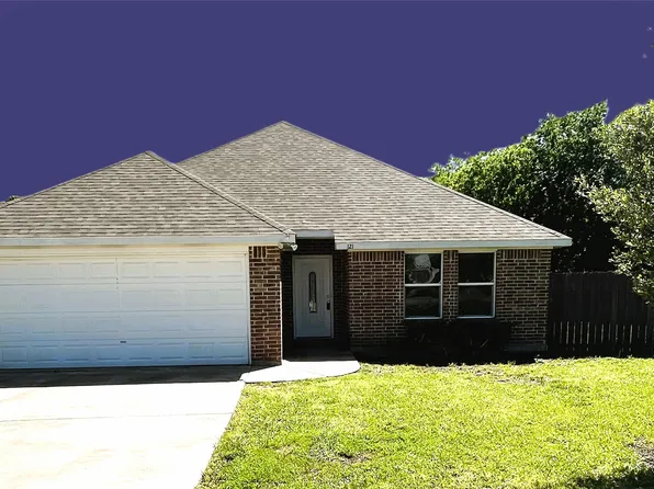 121 Halifax Cir, Palmer, TX 75152