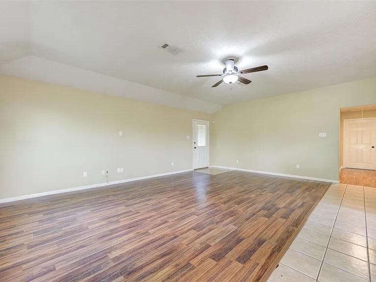 9550 Thousand Oaks Loop — Photo 8
