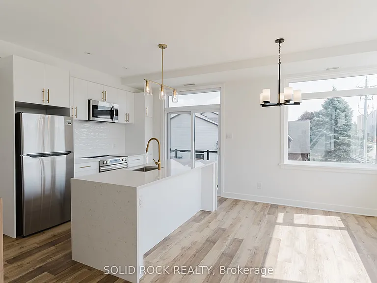 845 Champlain St #9 — Photo 4