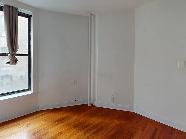 1427 York Ave #E — Photo 3