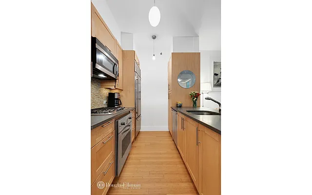 Sold by Douglas Elliman | media 3