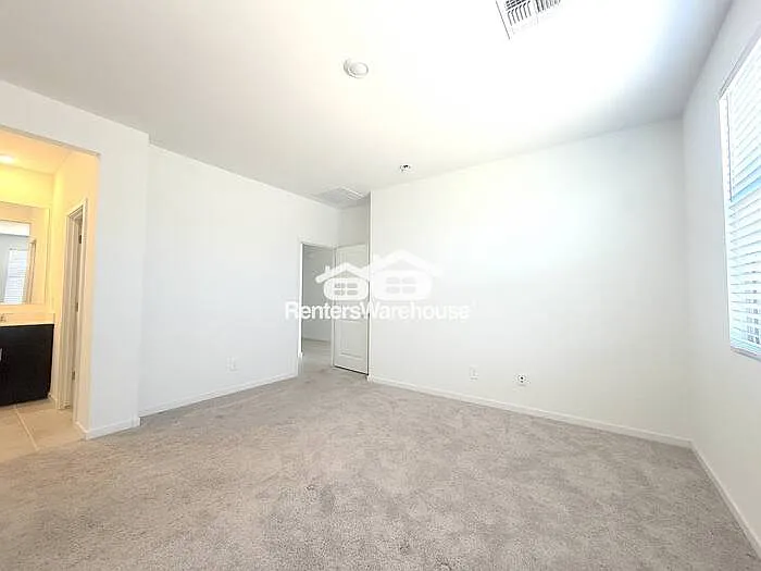8825 W Albeniz Pl — Photo 6