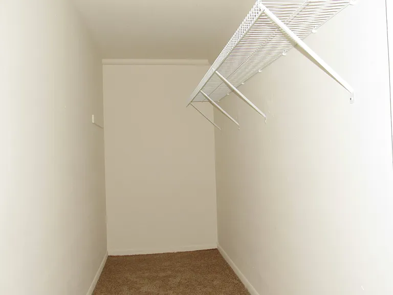 Chateau Terrace Apartments — Photo 8