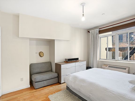 5th image of 35 Essex St APT 3B