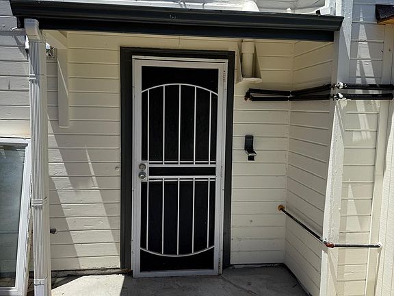 3rd image of 2834 Abbey St