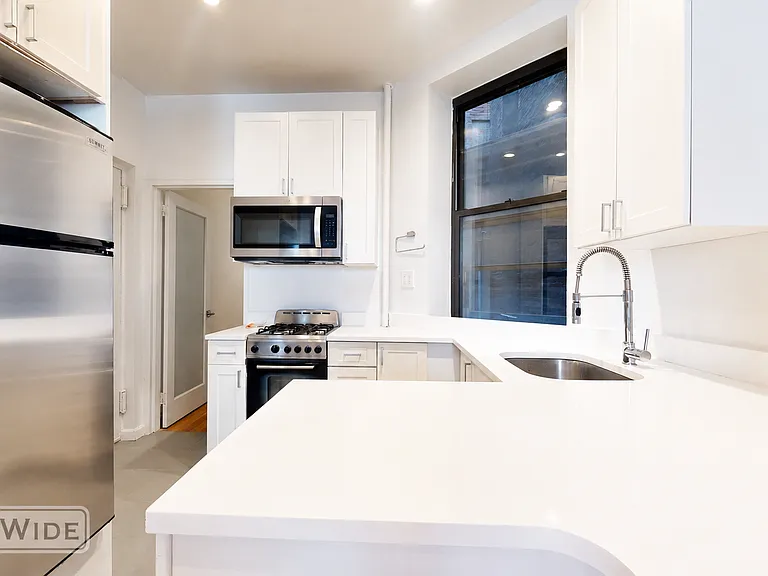 342 E 62nd St #2 — Photo 4
