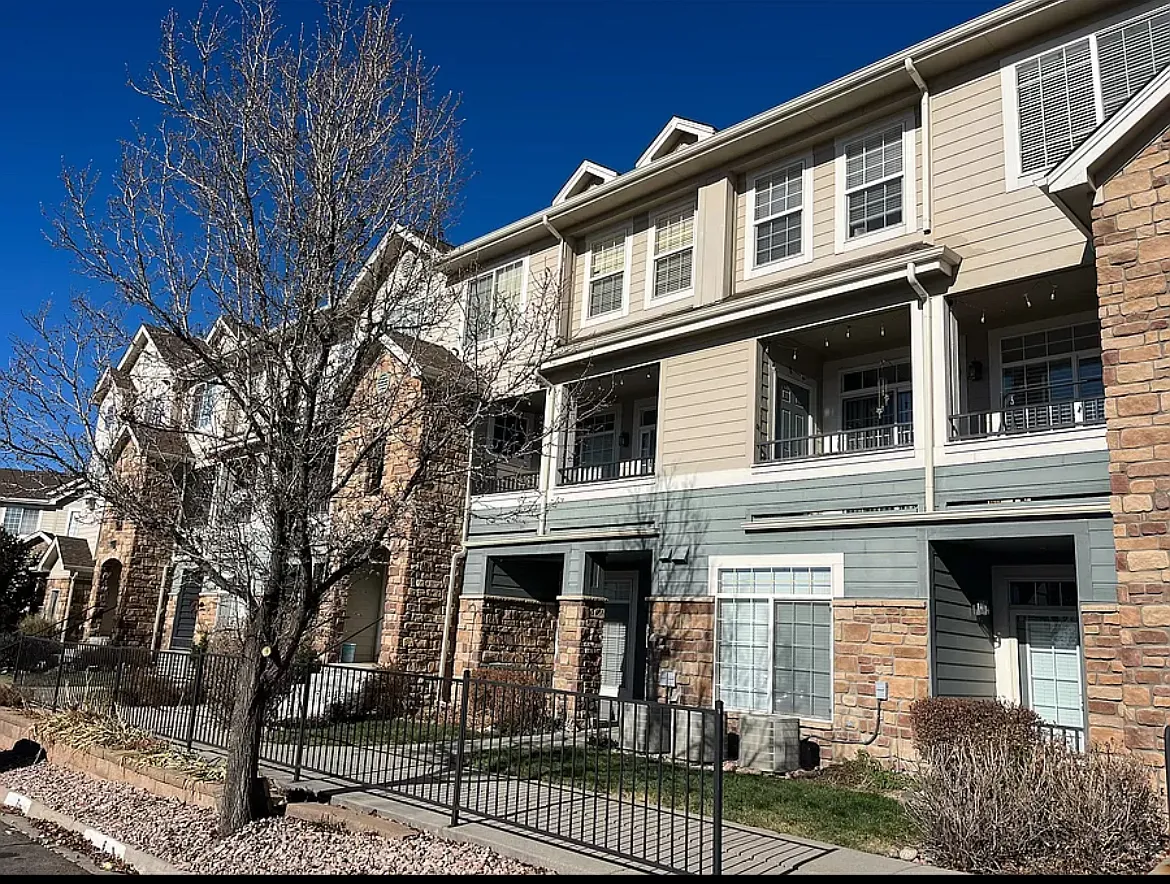 2 bed, 1063 sqft, $1,890 — Photo 1