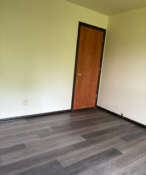 6993 Eisenhower Ave — Photo 17